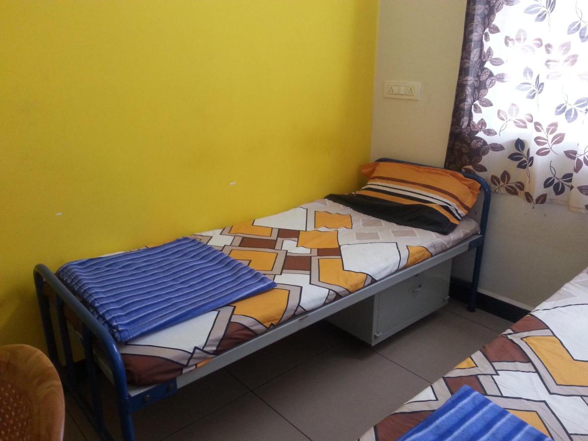 Hostel Nisarga Men'S Pg Dharwar Exterior foto